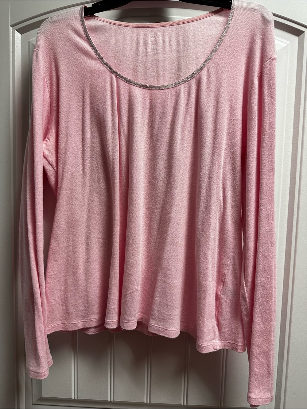 New York & Company Light Pink Long-Sleeve Scoop Neck Top with Metallic Trim Xl